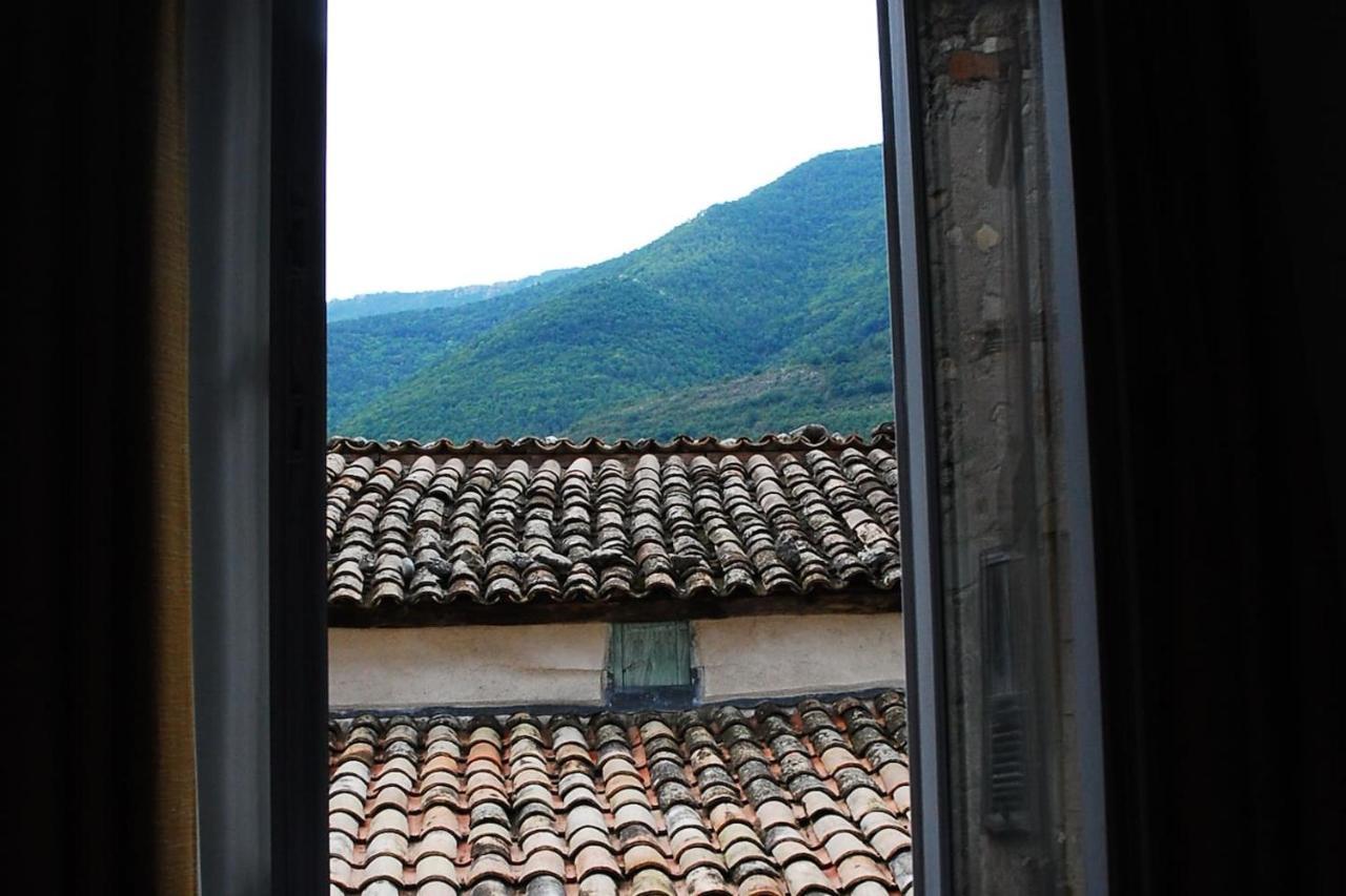 Les Gites D'Intervalles Entrevaux Esterno foto